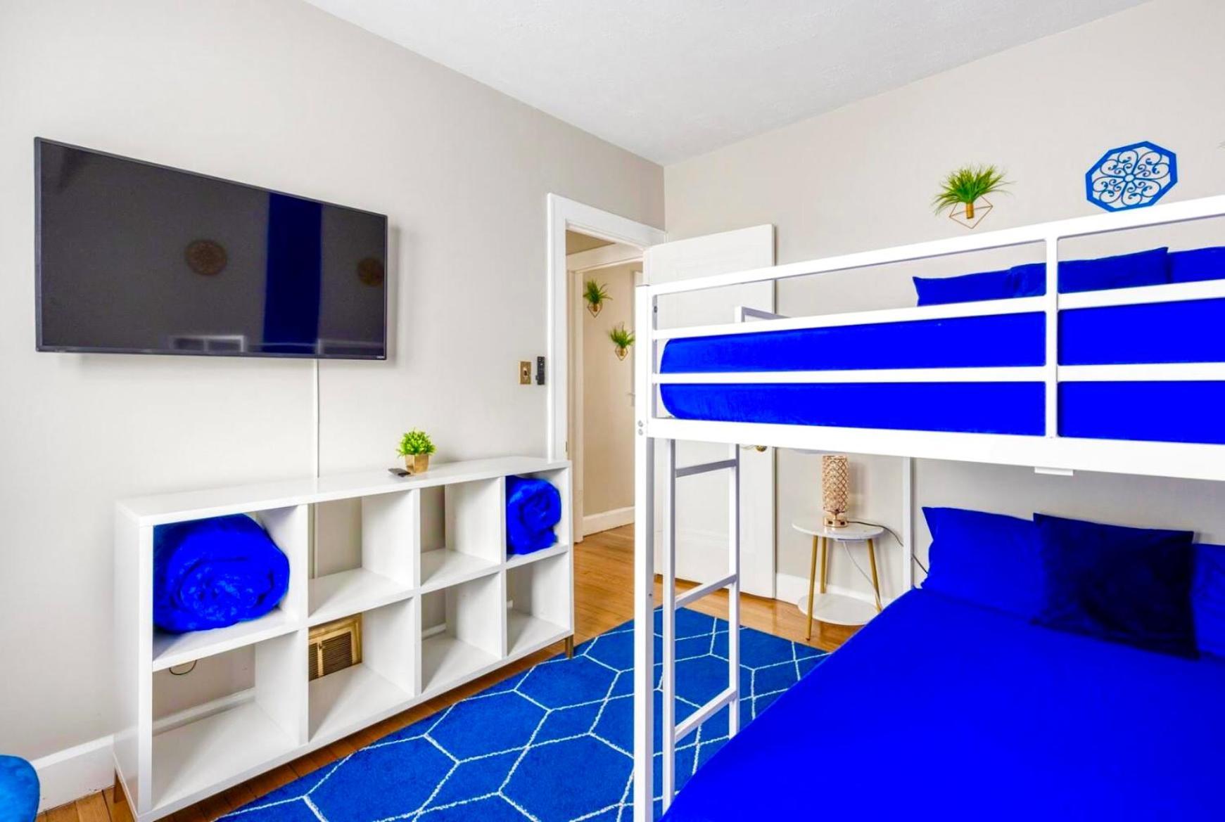 The Sapphire Haven - Your Old Brooklyn Oasis Awaits Families, Couples, Business Travelers Near Downtown With Parking, 300 Mb Wifi & Self Check-In Cleveland Ngoại thất bức ảnh
