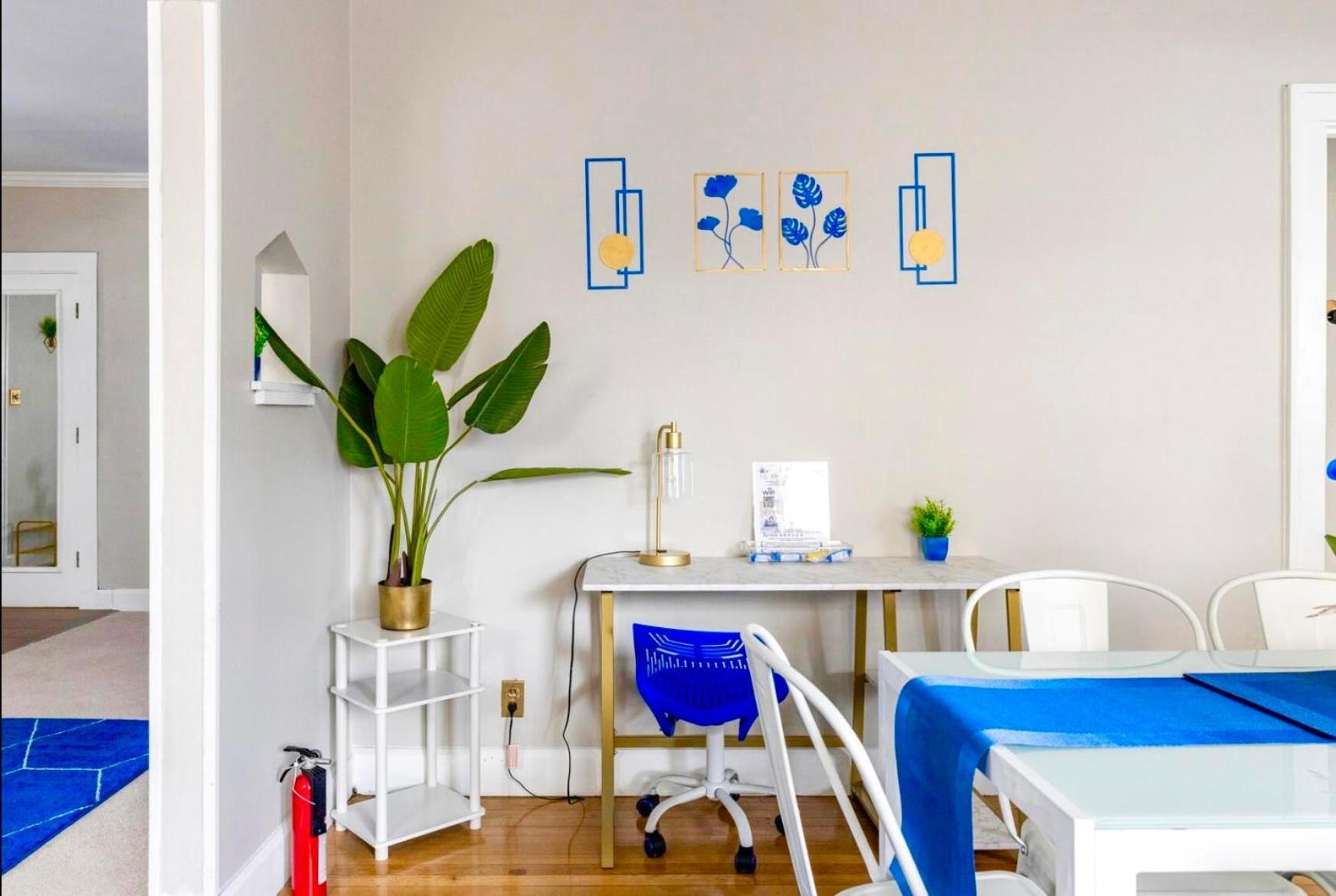 The Sapphire Haven - Your Old Brooklyn Oasis Awaits Families, Couples, Business Travelers Near Downtown With Parking, 300 Mb Wifi & Self Check-In Cleveland Ngoại thất bức ảnh