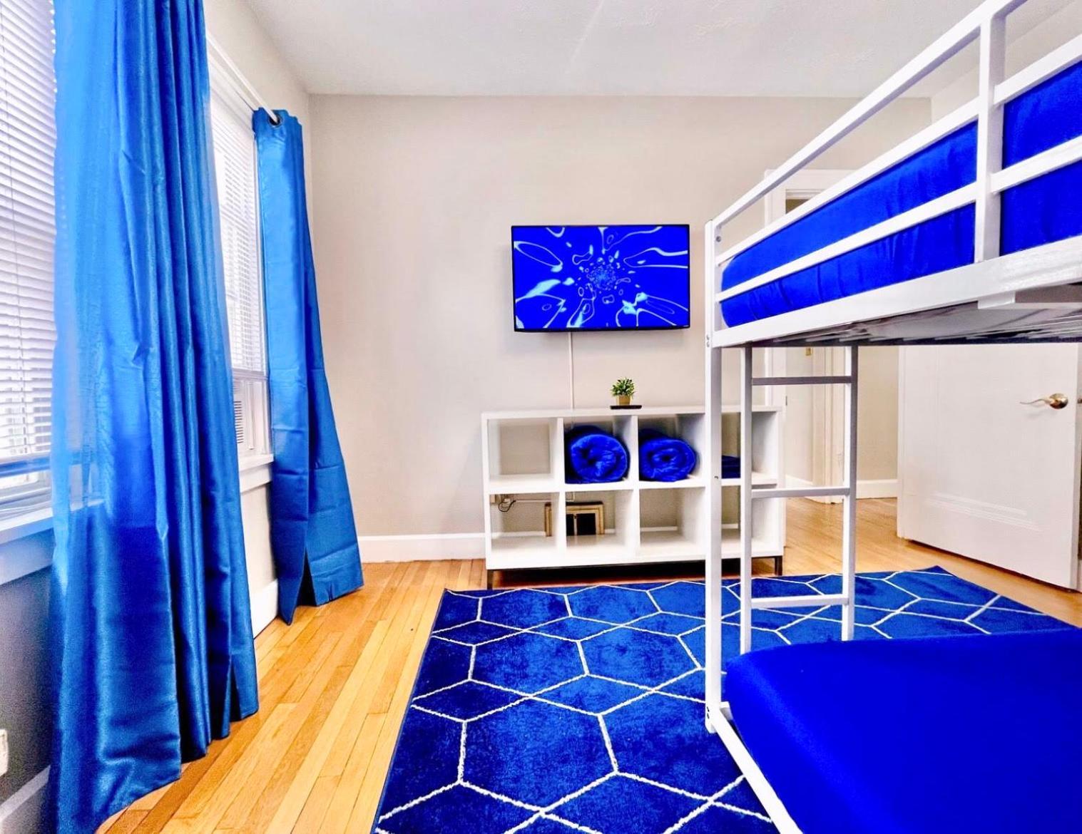 The Sapphire Haven - Your Old Brooklyn Oasis Awaits Families, Couples, Business Travelers Near Downtown With Parking, 300 Mb Wifi & Self Check-In Cleveland Ngoại thất bức ảnh