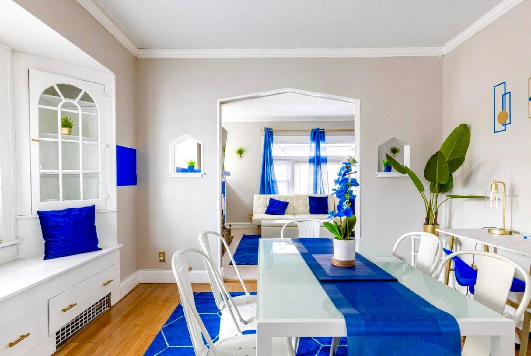 The Sapphire Haven - Your Old Brooklyn Oasis Awaits Families, Couples, Business Travelers Near Downtown With Parking, 300 Mb Wifi & Self Check-In Cleveland Ngoại thất bức ảnh