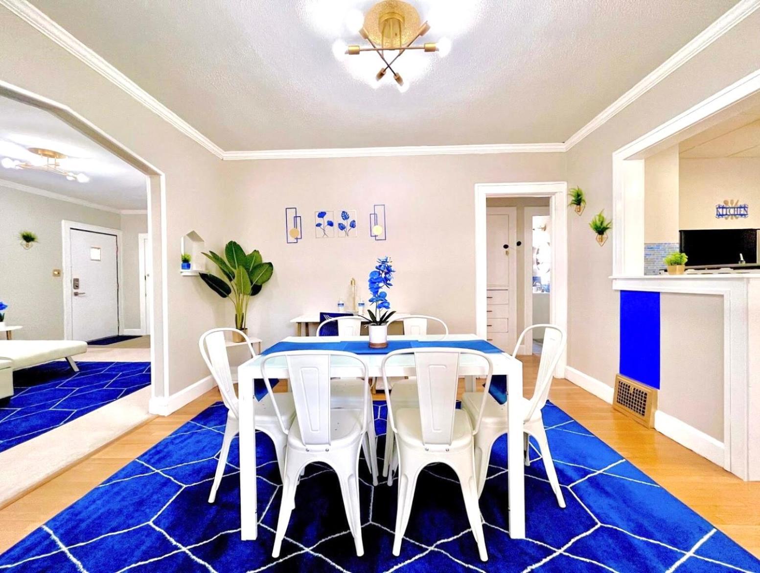 The Sapphire Haven - Your Old Brooklyn Oasis Awaits Families, Couples, Business Travelers Near Downtown With Parking, 300 Mb Wifi & Self Check-In Cleveland Ngoại thất bức ảnh
