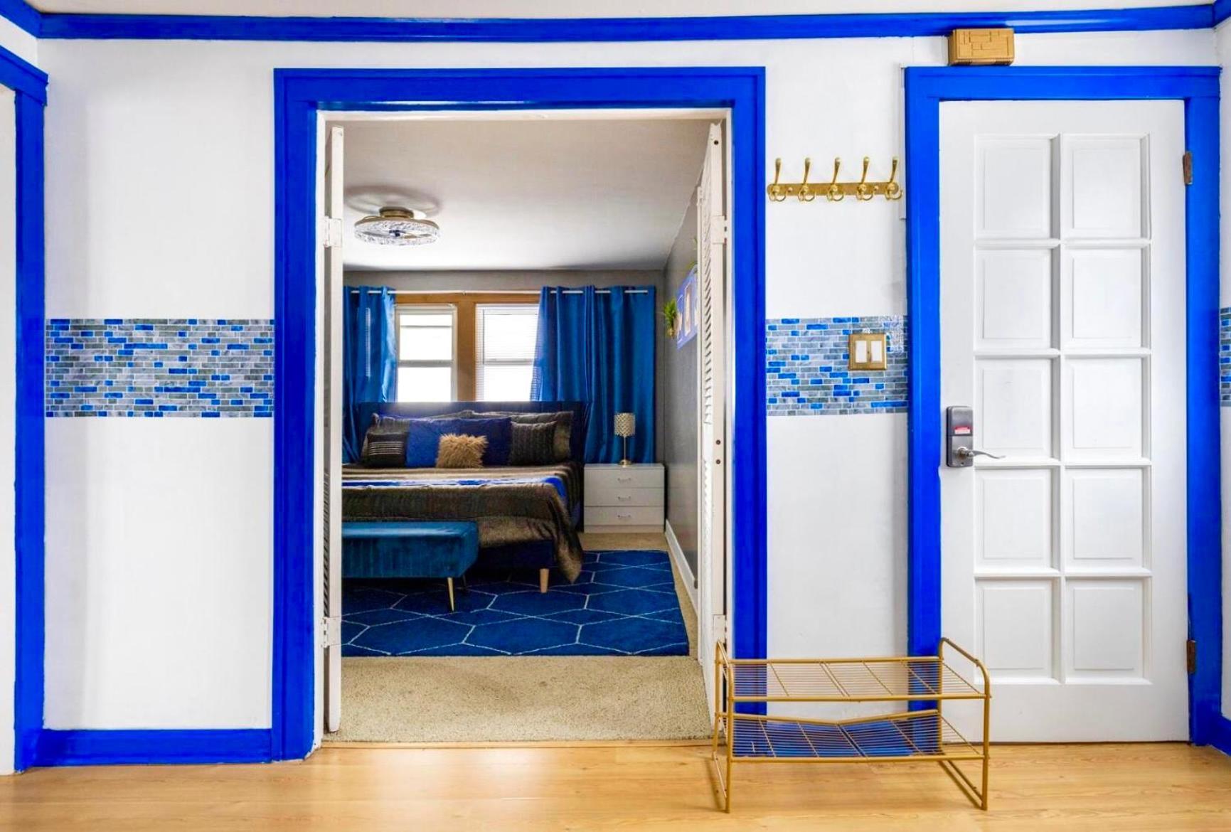 The Sapphire Haven - Your Old Brooklyn Oasis Awaits Families, Couples, Business Travelers Near Downtown With Parking, 300 Mb Wifi & Self Check-In Cleveland Ngoại thất bức ảnh