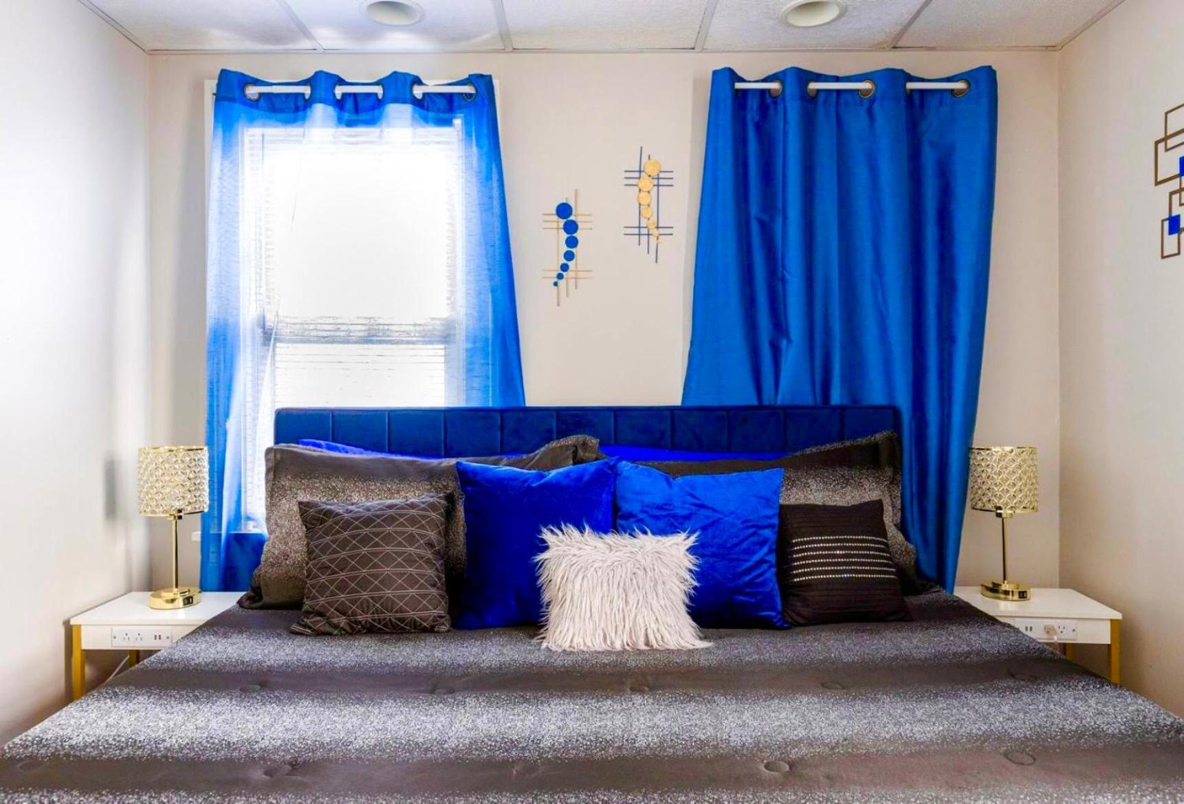 The Sapphire Haven - Your Old Brooklyn Oasis Awaits Families, Couples, Business Travelers Near Downtown With Parking, 300 Mb Wifi & Self Check-In Cleveland Ngoại thất bức ảnh