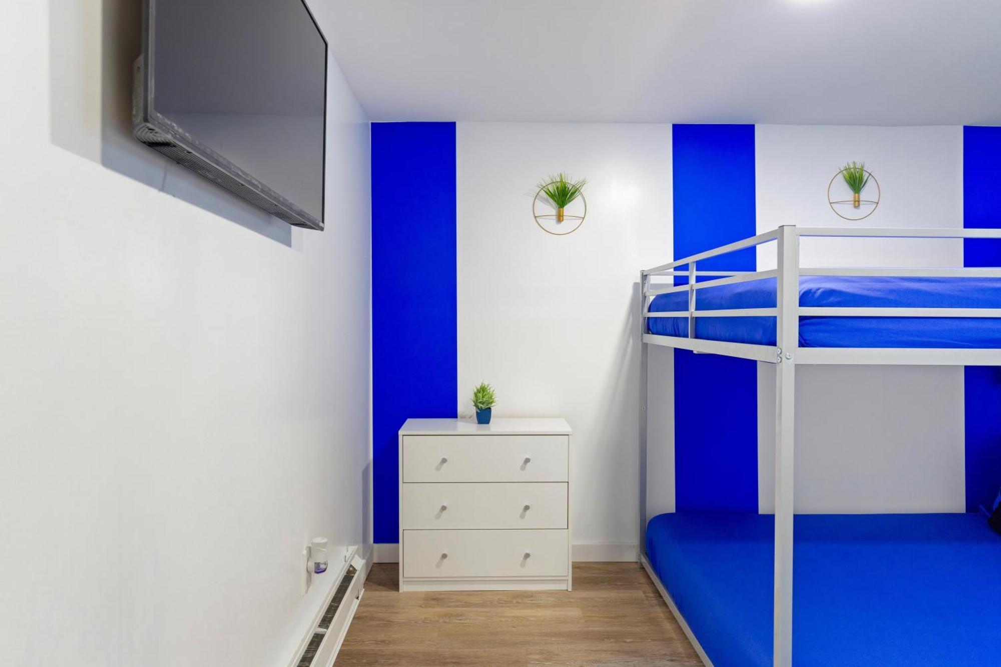 The Sapphire Haven - Your Old Brooklyn Oasis Awaits Families, Couples, Business Travelers Near Downtown With Parking, 300 Mb Wifi & Self Check-In Cleveland Ngoại thất bức ảnh