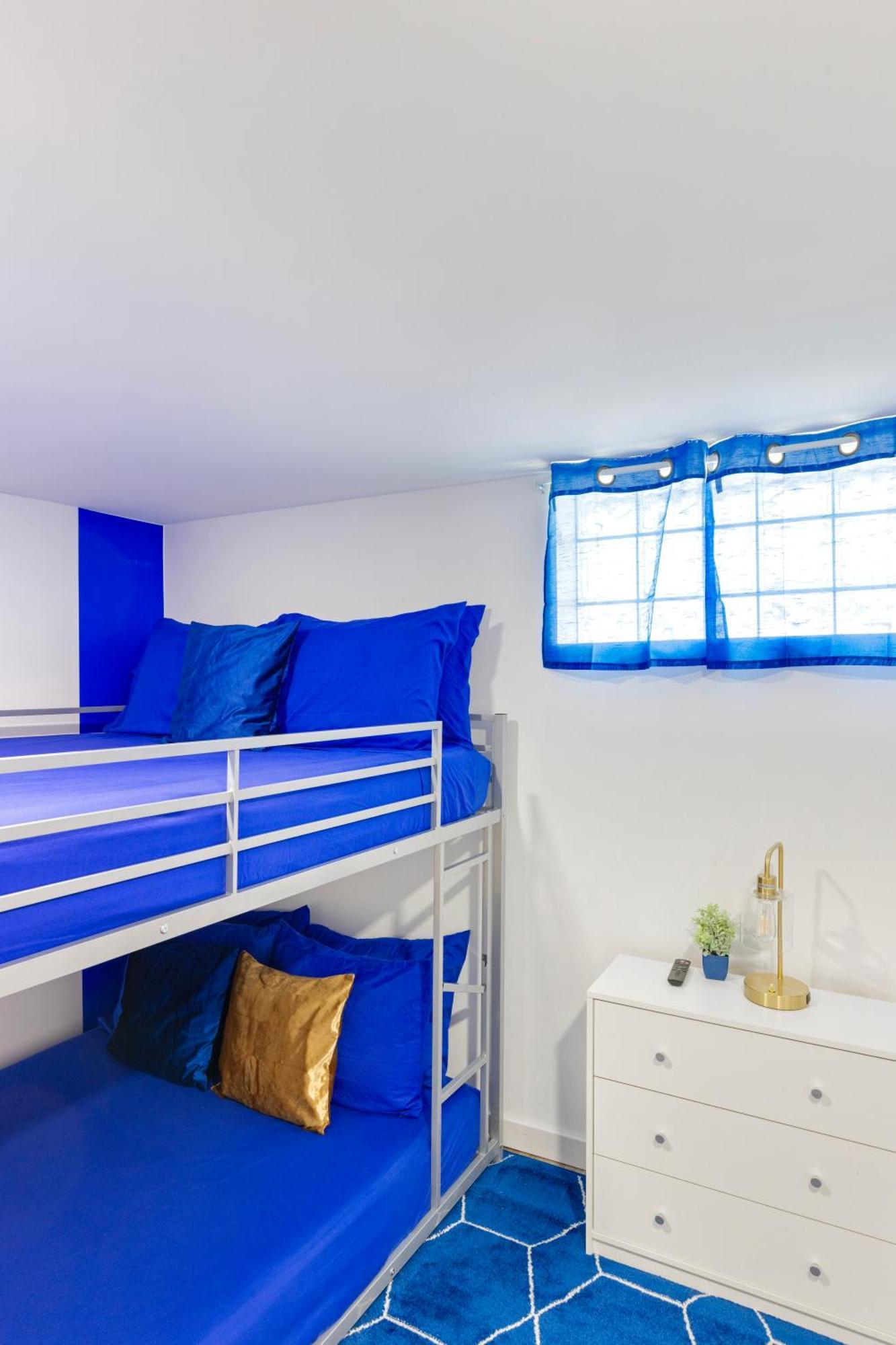 The Sapphire Haven - Your Old Brooklyn Oasis Awaits Families, Couples, Business Travelers Near Downtown With Parking, 300 Mb Wifi & Self Check-In Cleveland Ngoại thất bức ảnh