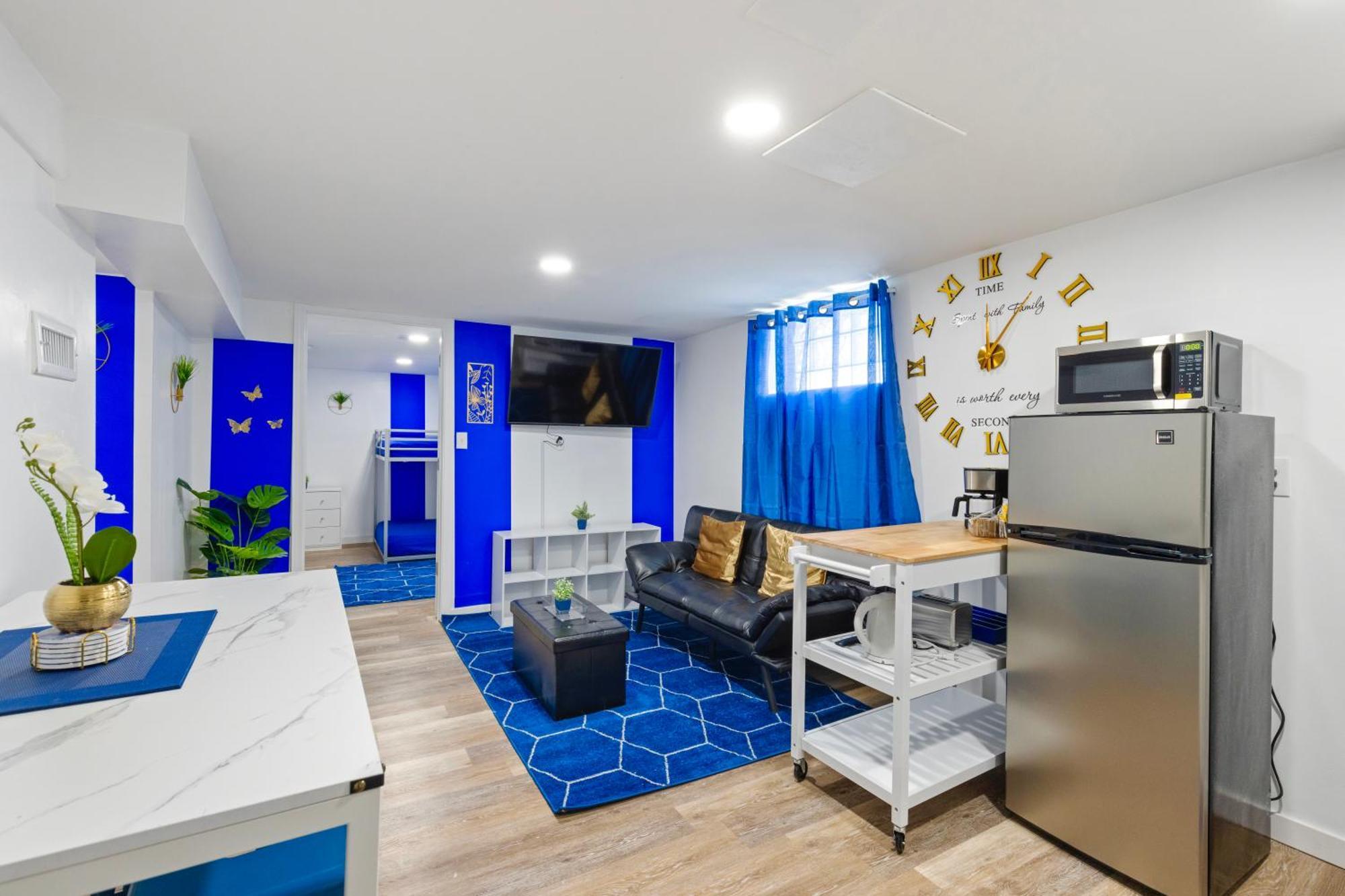 The Sapphire Haven - Your Old Brooklyn Oasis Awaits Families, Couples, Business Travelers Near Downtown With Parking, 300 Mb Wifi & Self Check-In Cleveland Ngoại thất bức ảnh