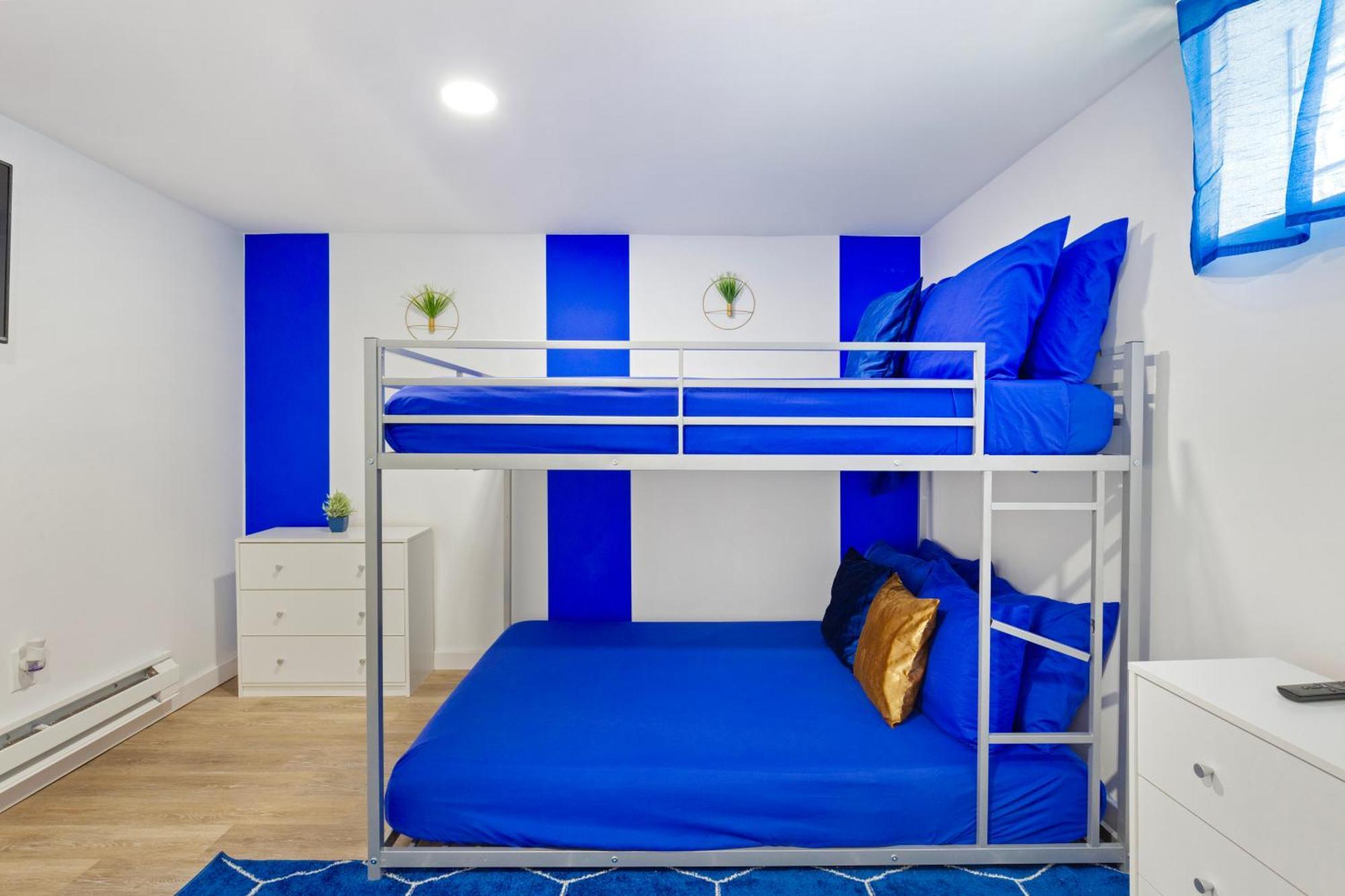 The Sapphire Haven - Your Old Brooklyn Oasis Awaits Families, Couples, Business Travelers Near Downtown With Parking, 300 Mb Wifi & Self Check-In Cleveland Ngoại thất bức ảnh