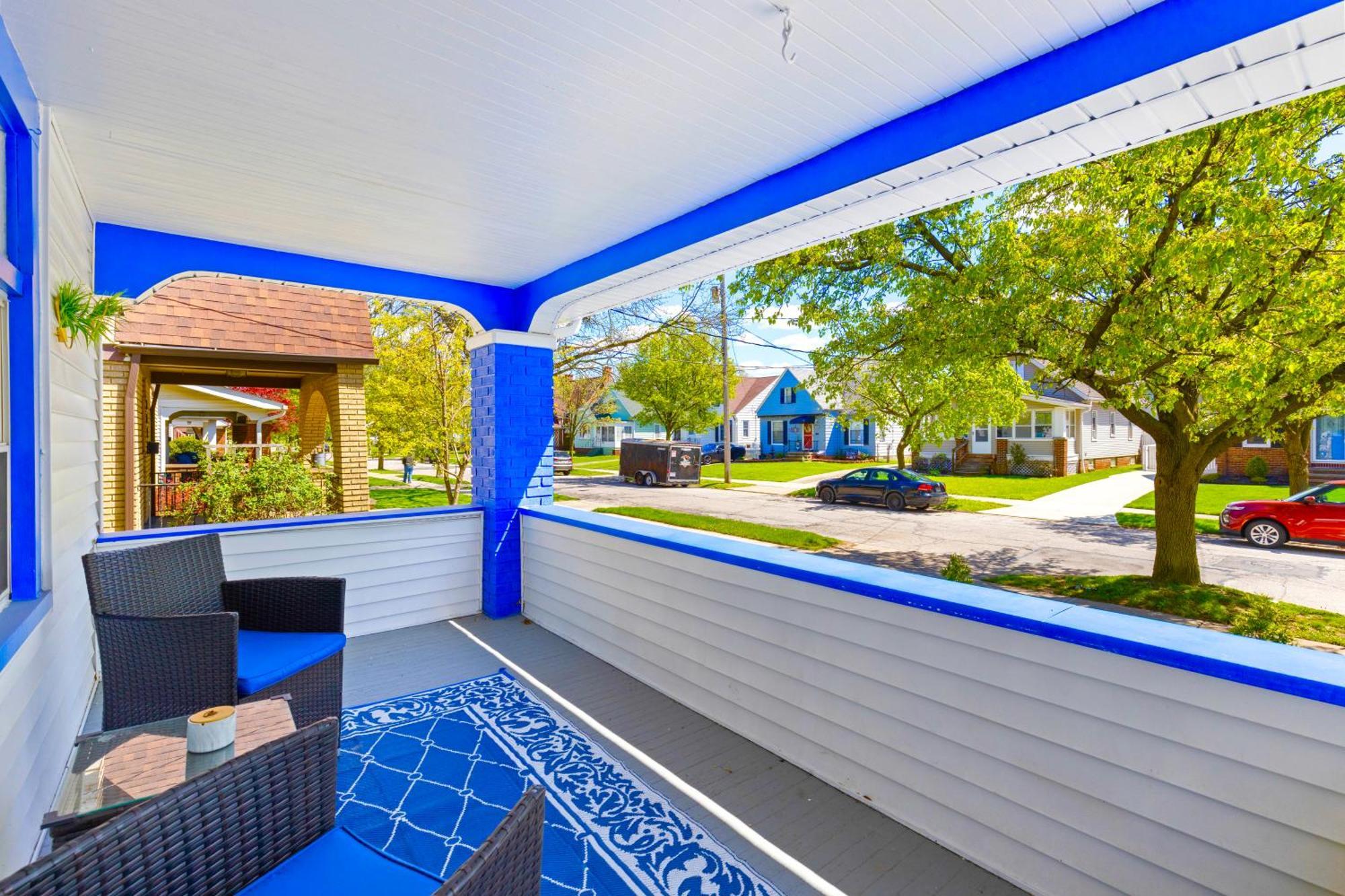 The Sapphire Haven - Your Old Brooklyn Oasis Awaits Families, Couples, Business Travelers Near Downtown With Parking, 300 Mb Wifi & Self Check-In Cleveland Ngoại thất bức ảnh